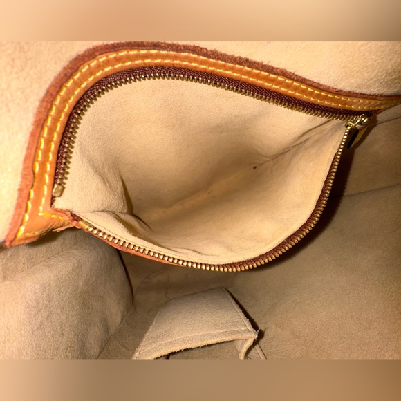 Louis Vuitton Looping Gm - Picture 8 of 10